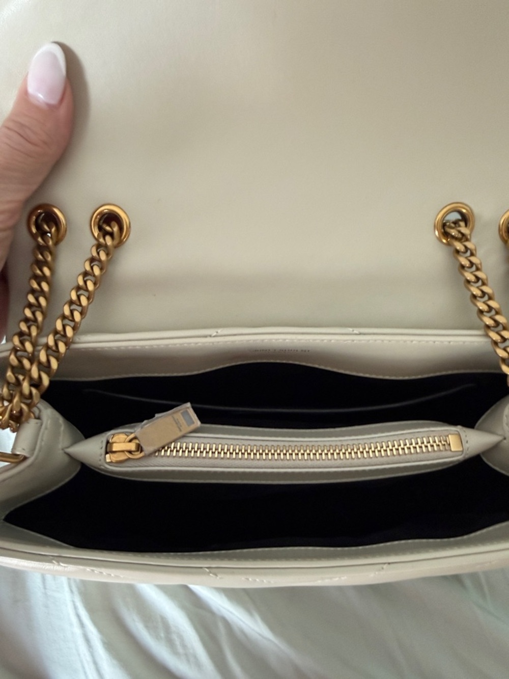 Saint Laurent Cream Quilted Leather Shoulder Bag with Gold YSL Hardware - Picture 4 of 5